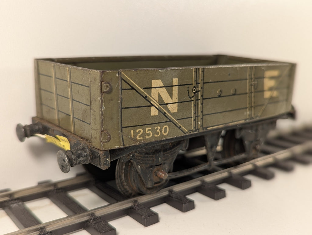 Hornby Series O Gauge North Eastern Open Wagon - Missing Couplings