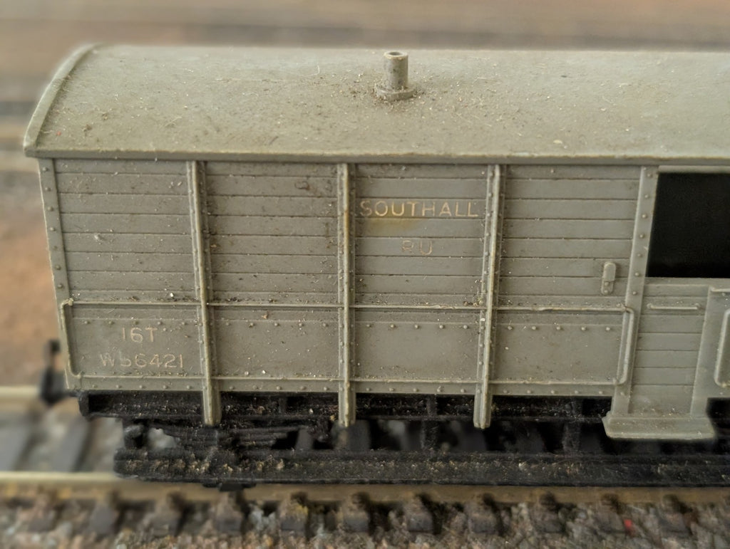 Hornby Dublo OO Gauge 16 Ton Brake Van W56421 "Southall RU"