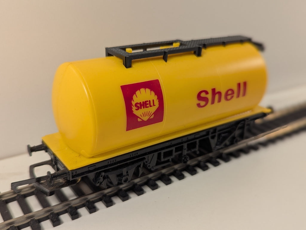 Hornby R227 OO Gauge Shell Tank Wagon – Yellow