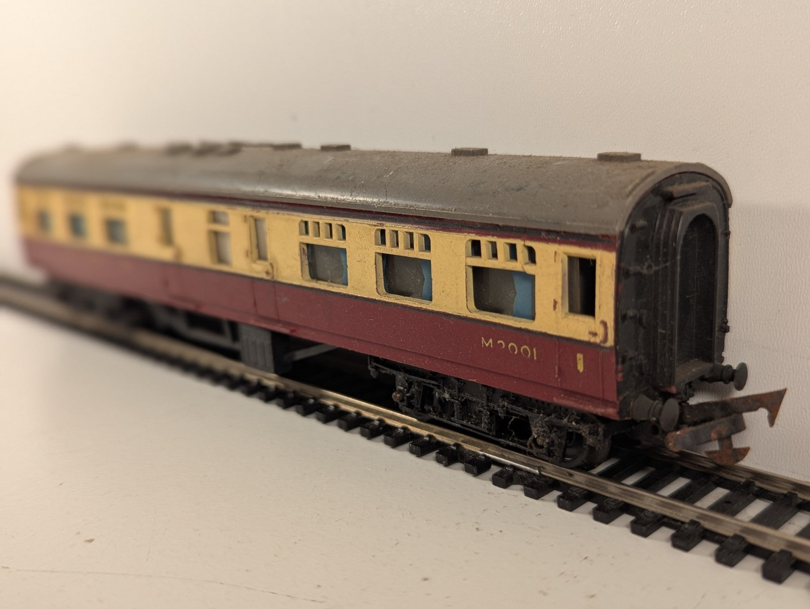 Tri-ang R224 BR Main Line Restaurant Car OO Gauge - Damaged Lettering