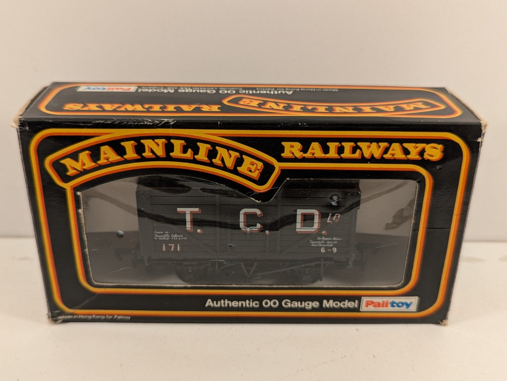Mainline OO Gauge 37-158 12T 9 Plank Coke Wagon TCD Livery