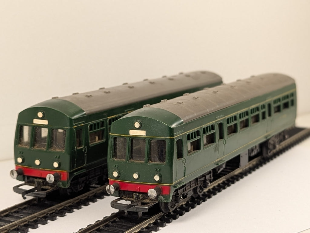 Tri-ang Hornby R157 OO Gauge Class 101 DMU BR Green