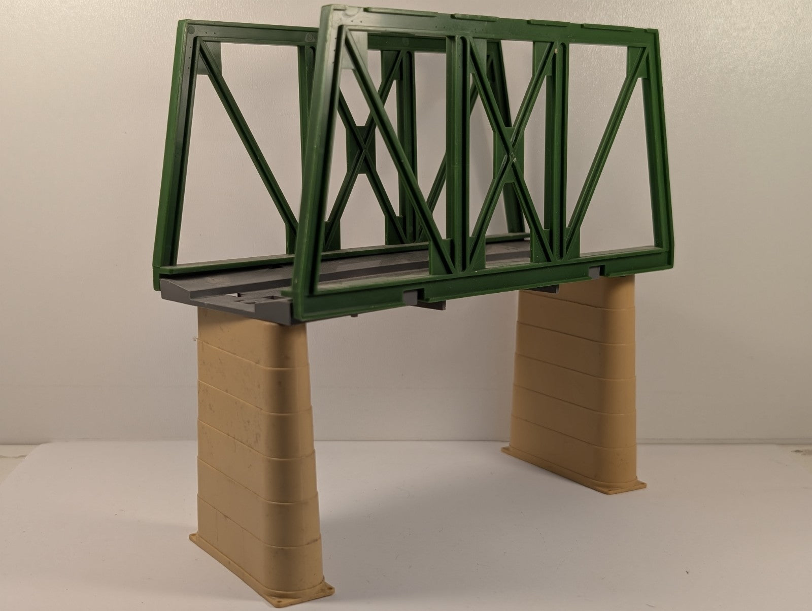 Hornby R657 OO Gauge Girder Bridge
