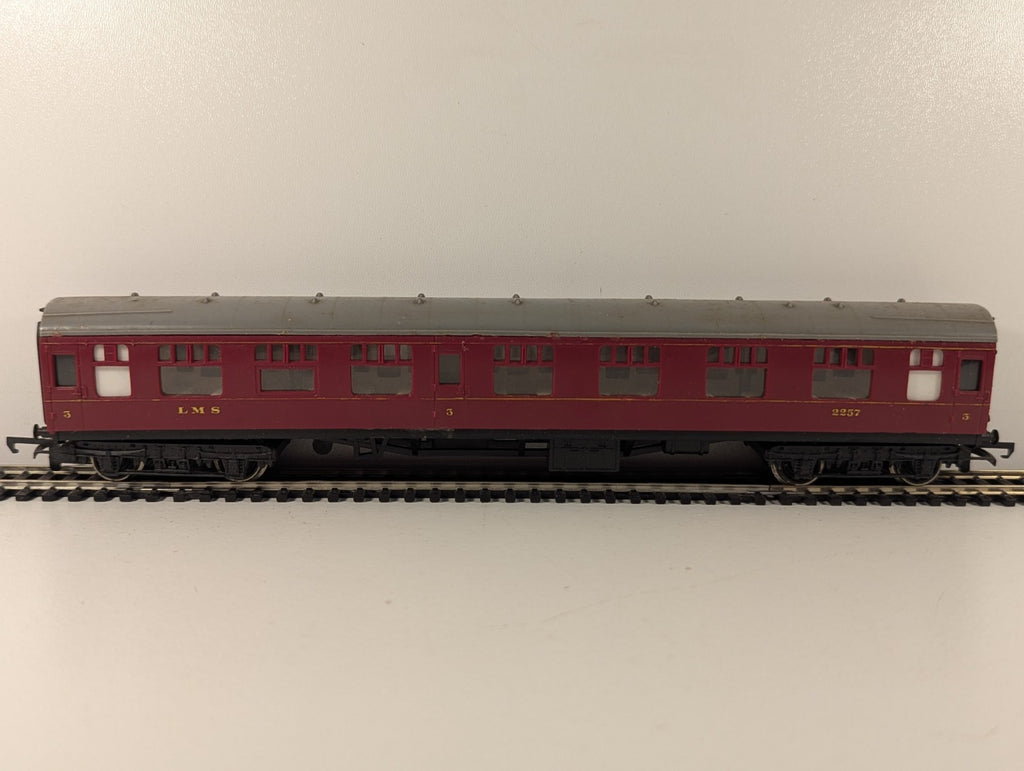 Hornby OO Gauge LMS Mk1 Corridor Full 3rd Coach