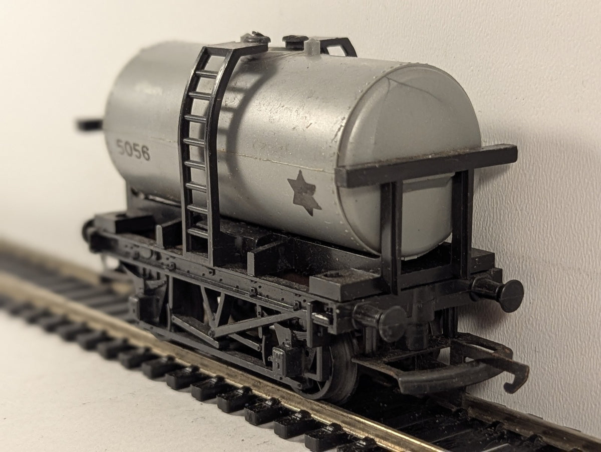 Tri-ang OO Gauge Tank Wagon Goods Wagon 5056 Silver R12