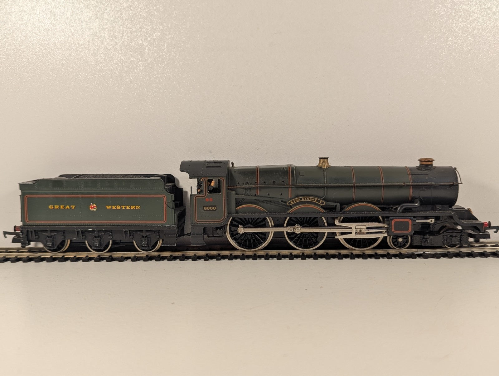 Lima GWR King Class 4-6-0 King George V Steam Locomotive  - Missing One Buffer