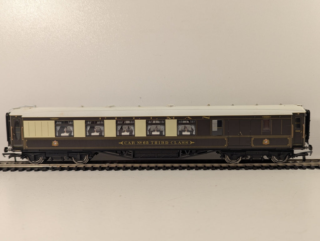 Hornby R4150 Pullman 3rd Class Brake 'Car No.65 Third Class' - Working Lights