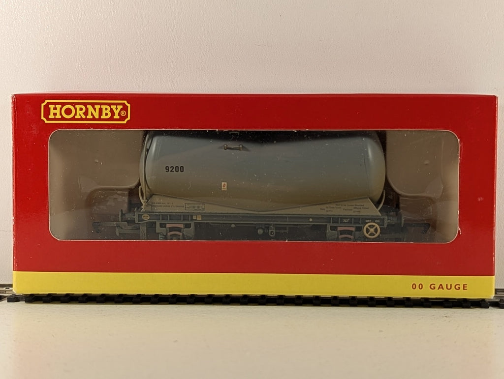 Hornby OO Gauge PCA Bulk Powder Wagon Goods Wagon 9200 Grey