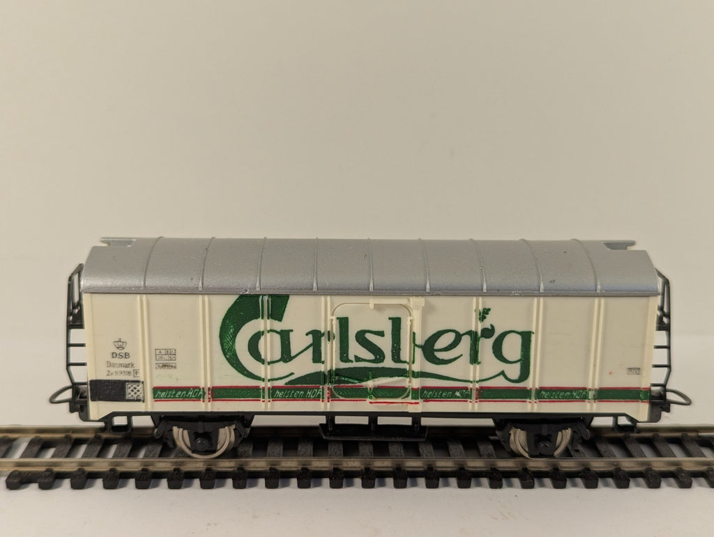Lima HO Gauge Carlsberg Refrigerated Beer Wagon