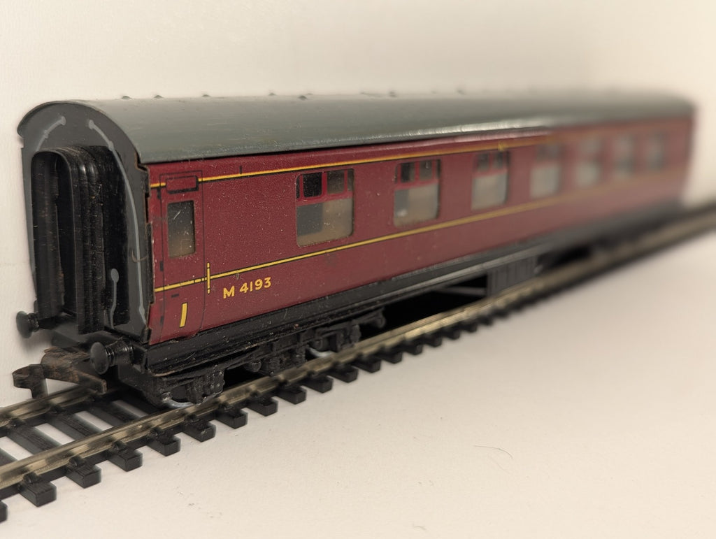 Hornby Dublo OO Gauge BR Corridor Composite Coach Passenger Coach M 4193