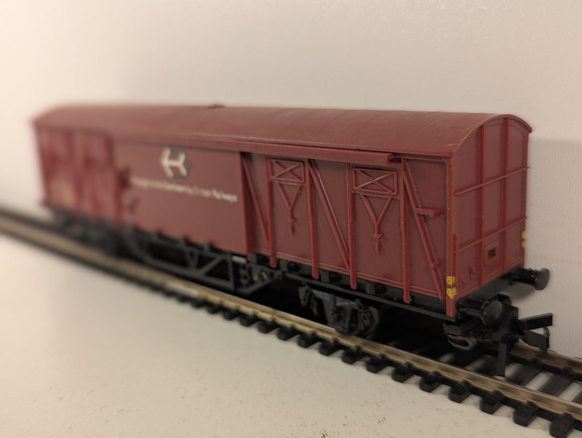 Tri-ang Hornby OO Gauge BR Hfs Ferry Van 'Through to the Continent' Goods Wagon