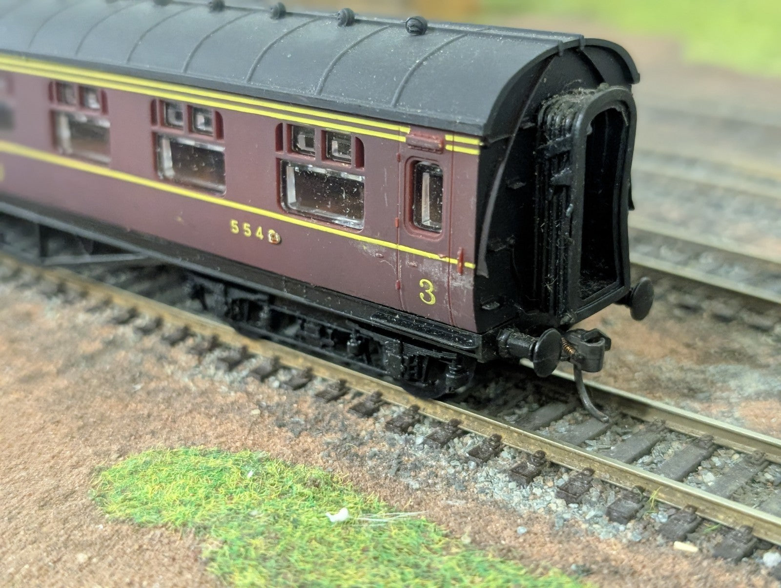 Airfix Railways LMS S7 Brake 3rd Corridor Coach, No. 5542