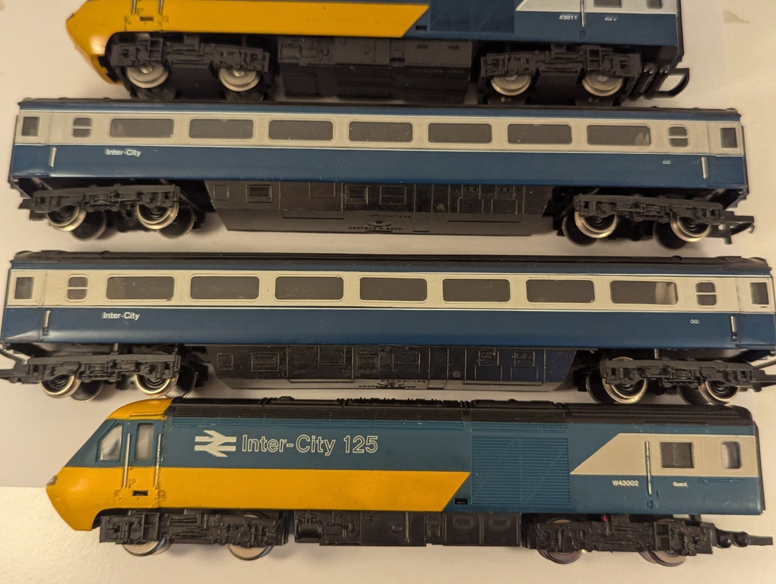 Hornby BR Blue Grey Class 43 HST Inter-City 125 4-Car Set