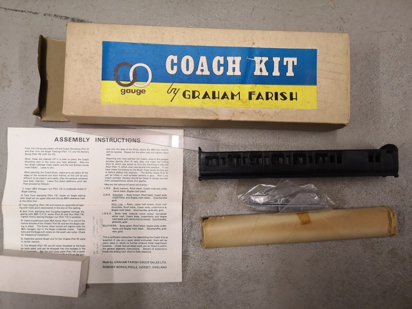 Graham Farrish Suburban Coach Kit OO Gauge Boxed
