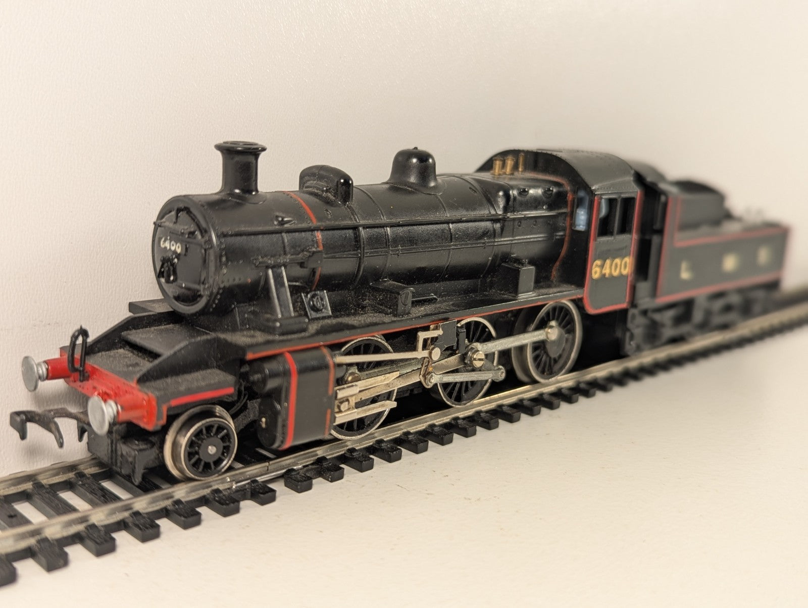 Hornby R857 OO Gauge LMS Ivatt Class 2MT 2-6-0 - Boxed