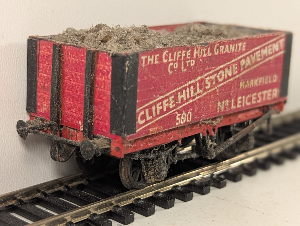 Peco OO Gauge Cliffe Hill Granite Co. Ltd. 5-Plank Wagon Goods Wagon