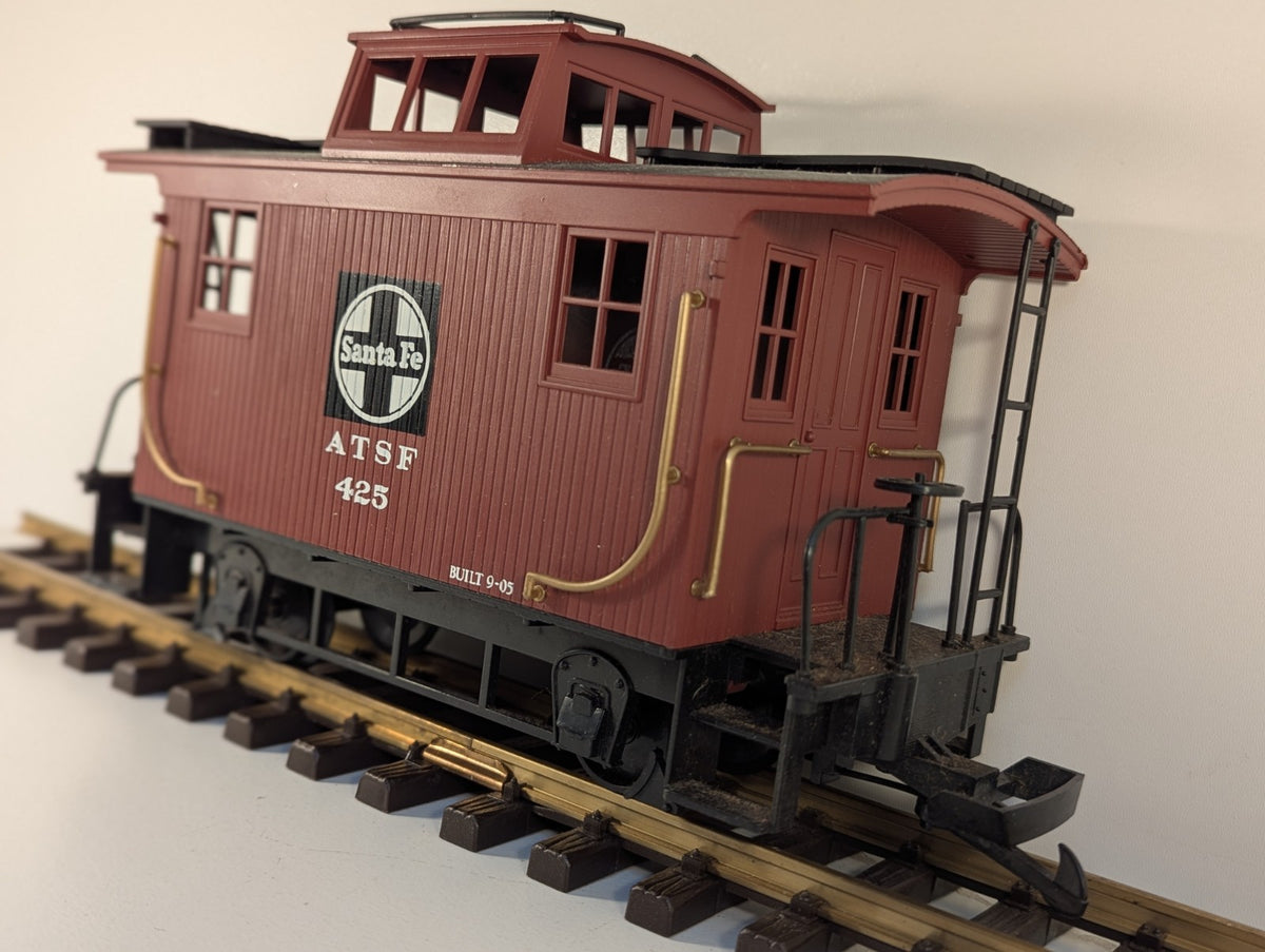 Bachmann G Scale Santa Fe ATSF 425 Bobber Caboose – Mixed Couplers