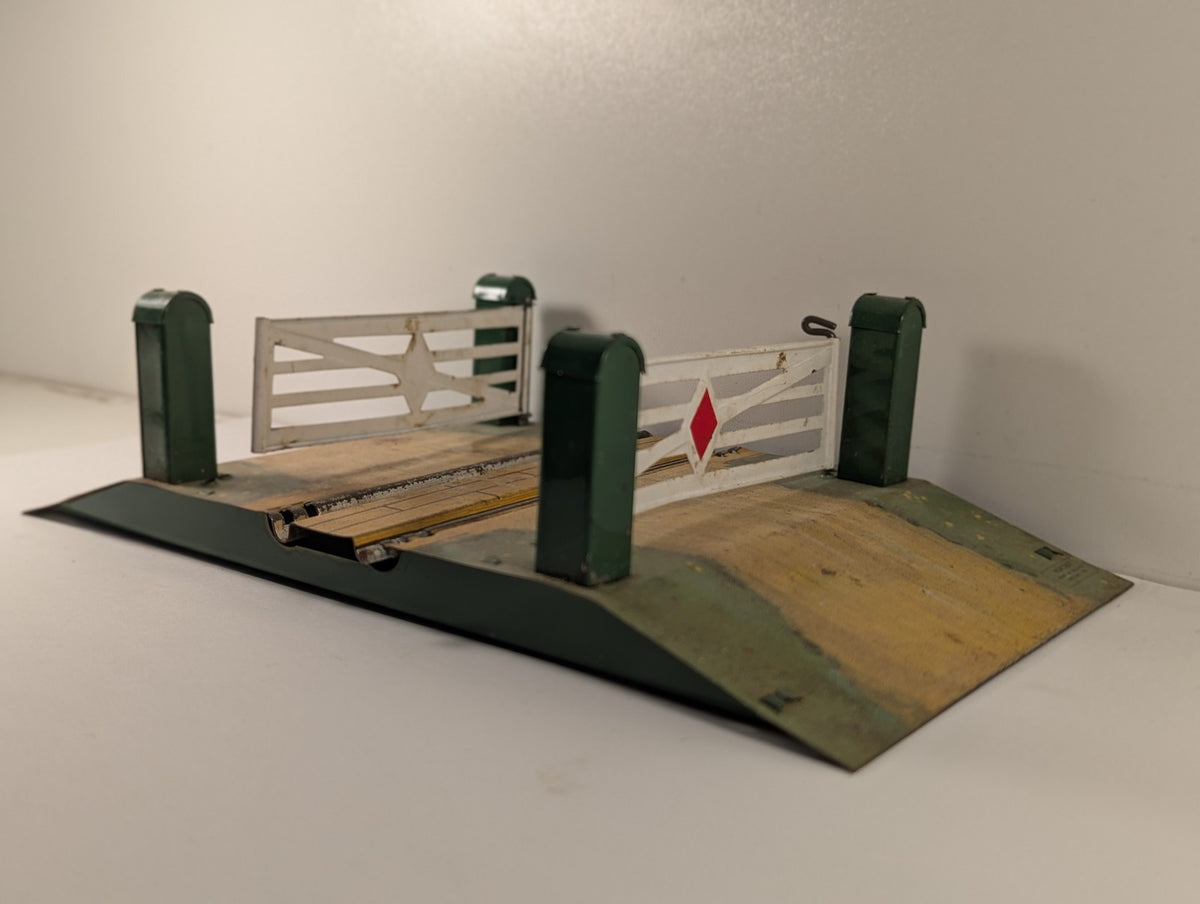 Hornby O Gauge No. 1 Level Crossing