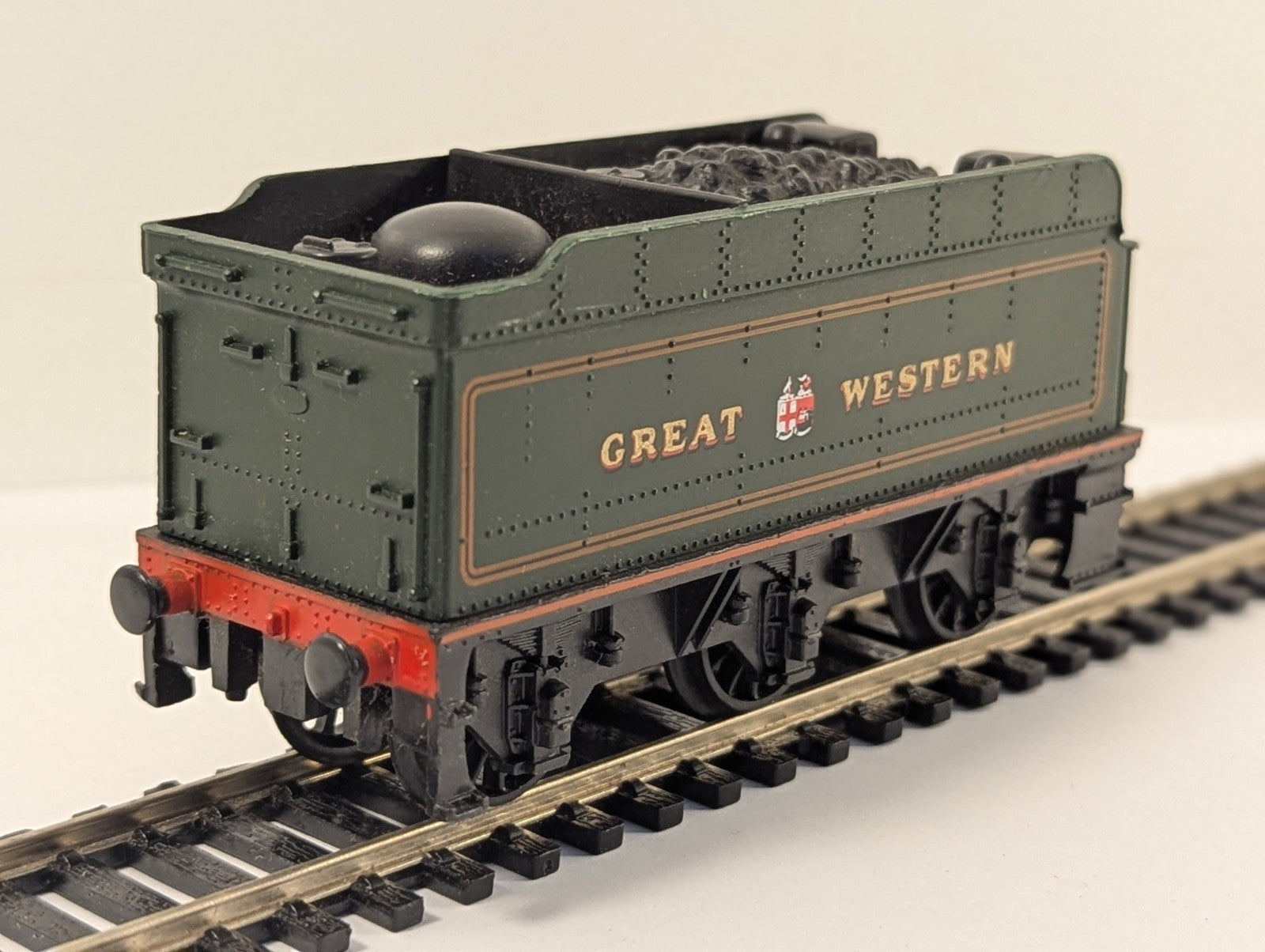 Hornby Halls Class GWR 3000 Gallon Tender Great Western Livery