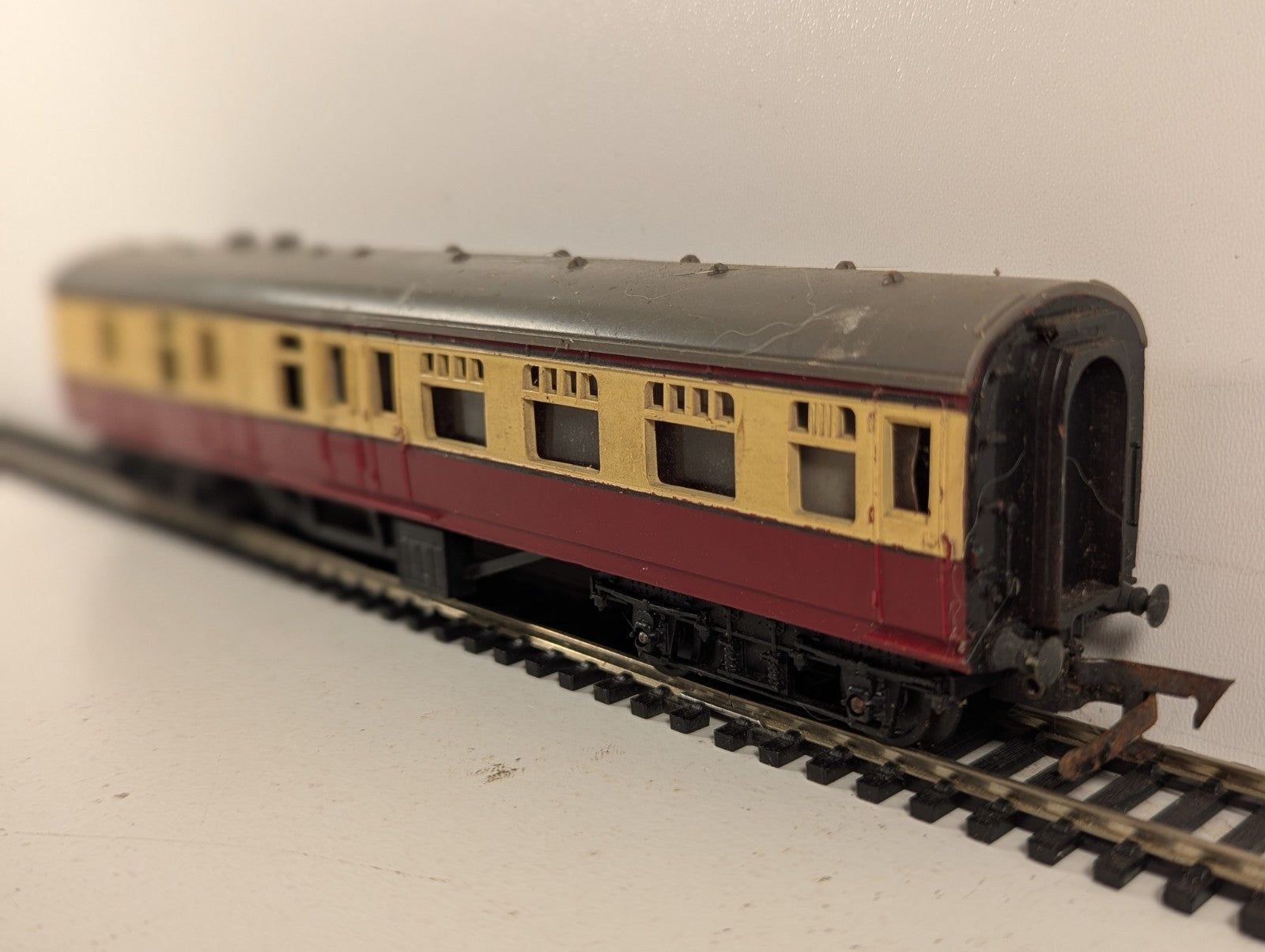 Tri-ang OO Gauge BR Mk1 Brake Second Corridor (BSK) Passenger Coach