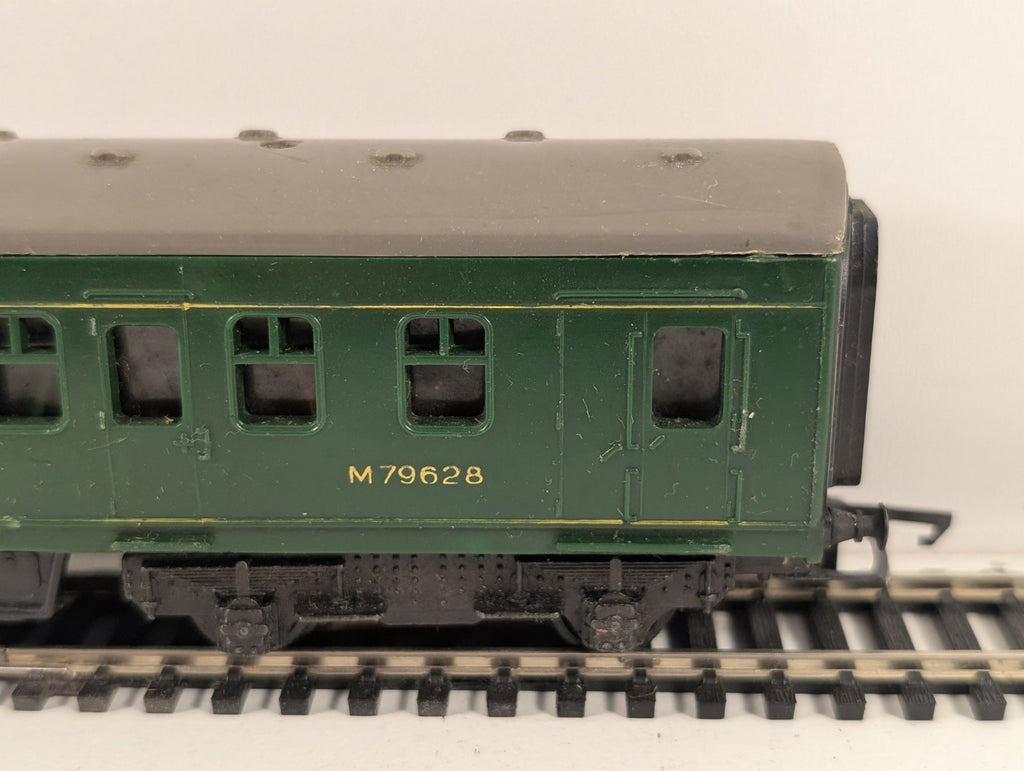 Tri-ang R157 OO Gauge Motorised Class 101 DMU BR Green