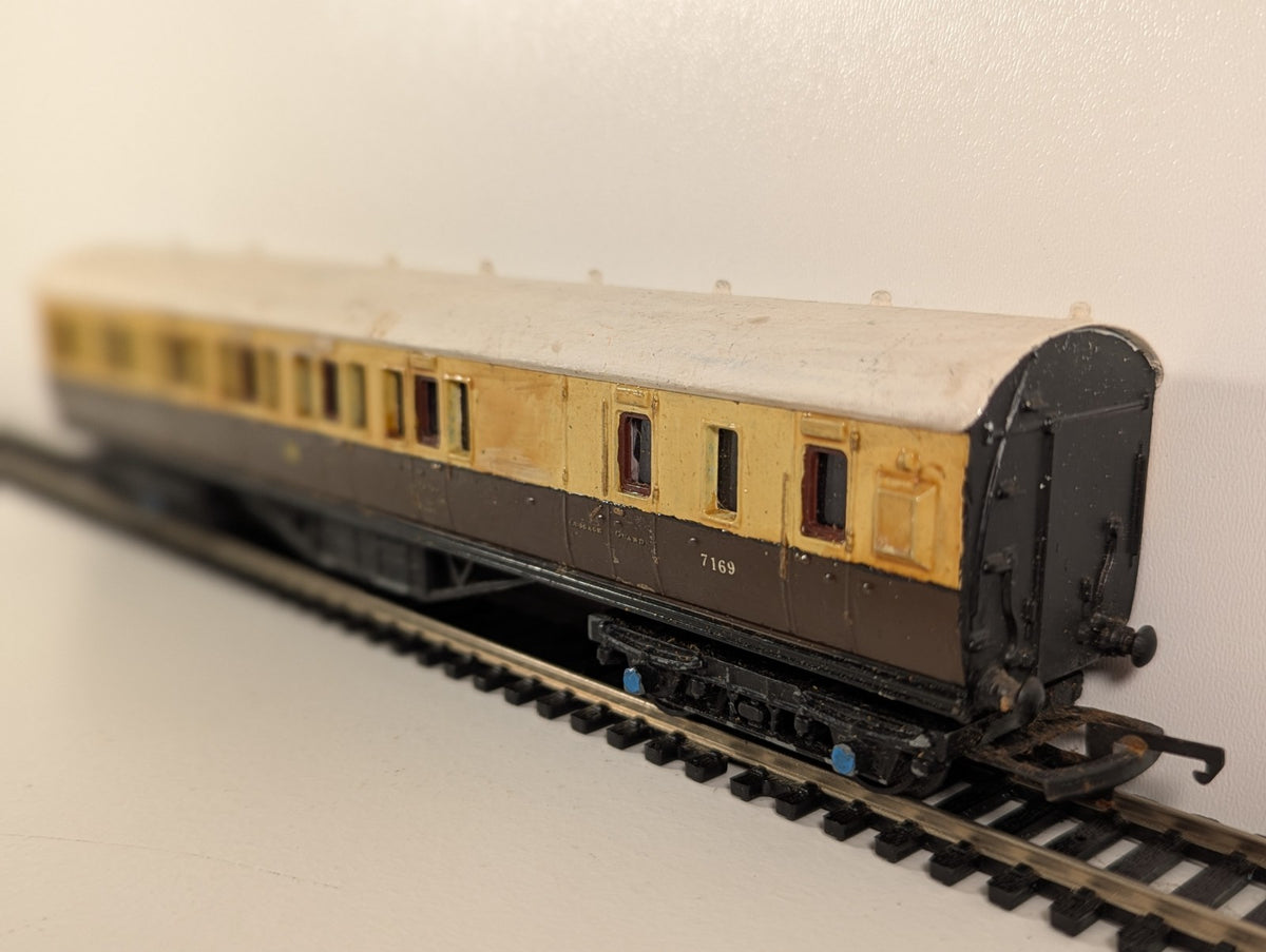 Kitbuilt GWR Collett Composite Coach No. 7169 – Brown & Cream