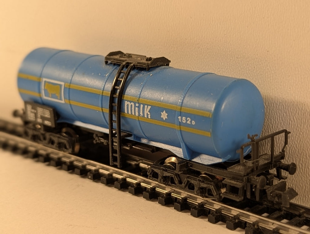 Lima N Gauge Milk Tank Wagon 152 D Blue