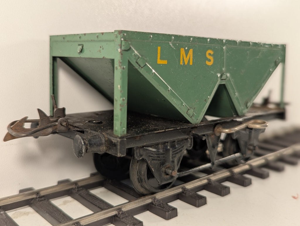 Hornby O Gauge LMS Operating Hopper Wagon Green
