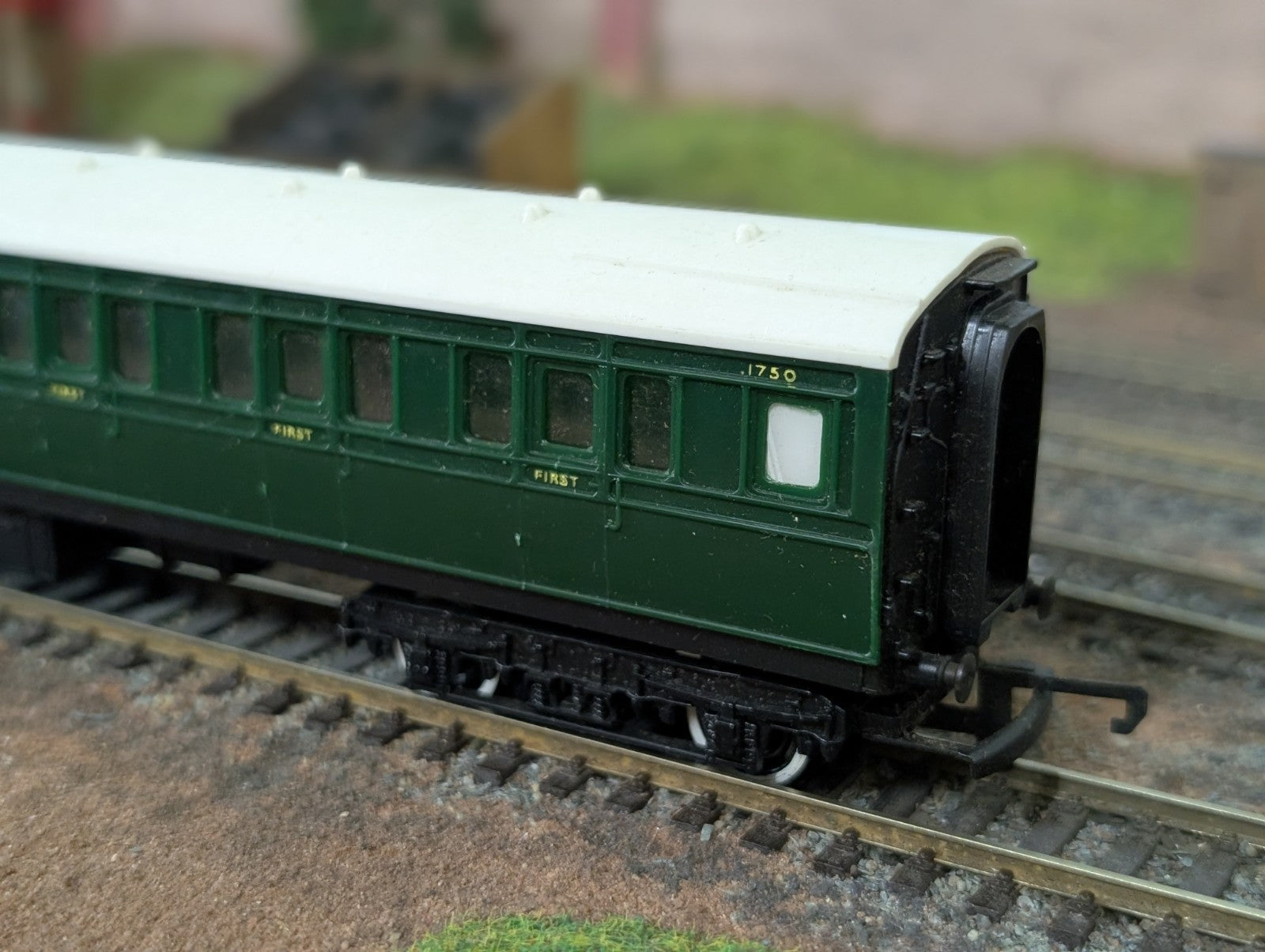 Tri-ang/Hornby R750 OO Gauge SR Caledonian Brake Coach No. 1750 - Boxed