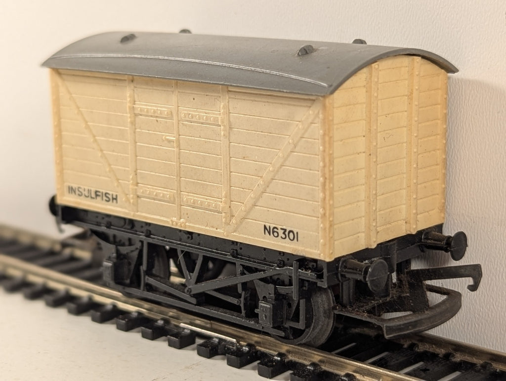 Tri-ang Railways R14 OO Gauge Insulfish Van N6301 Cream