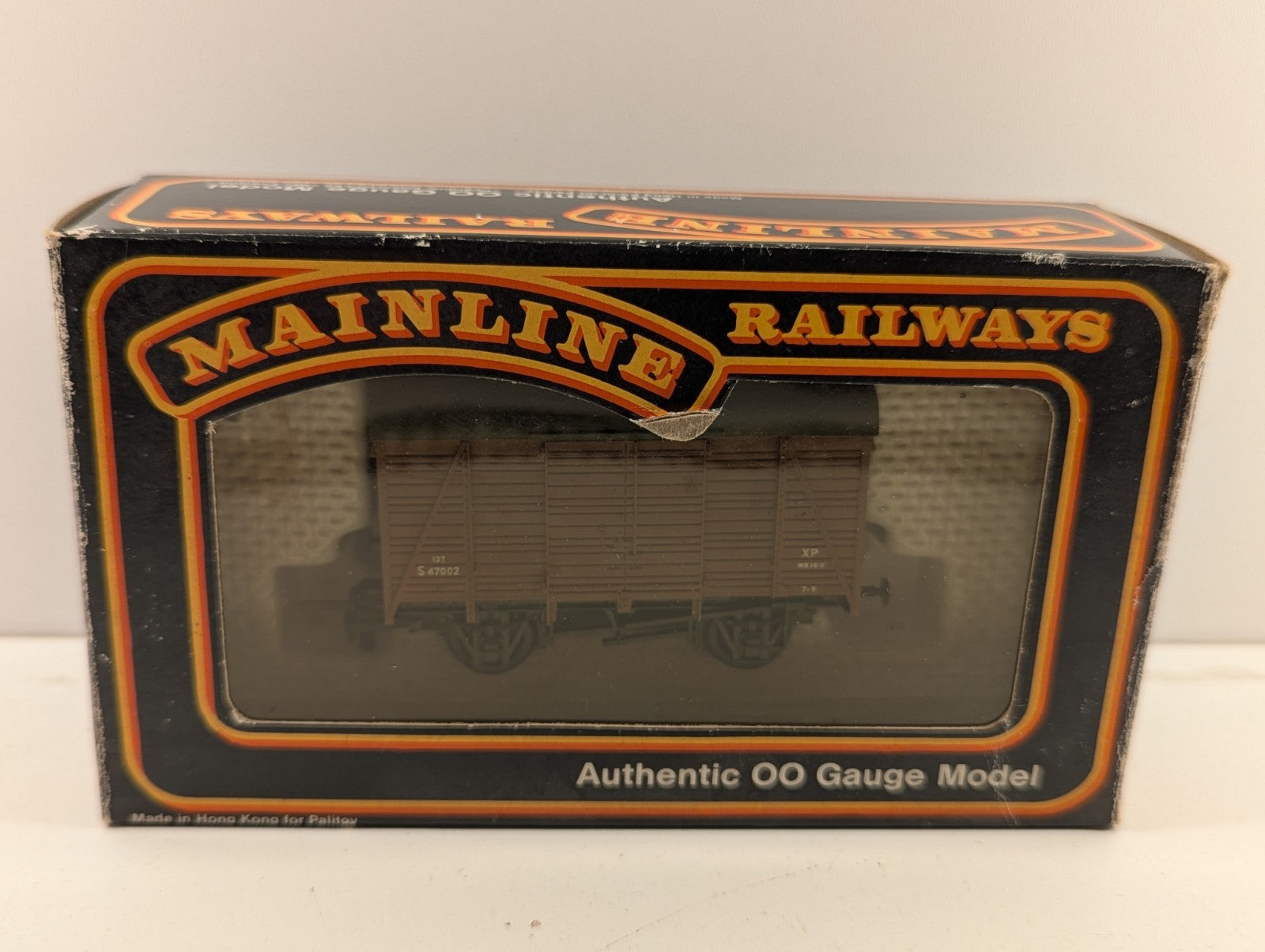 Mainline OO Gauge BR (SR) Brown Ventilated Van
