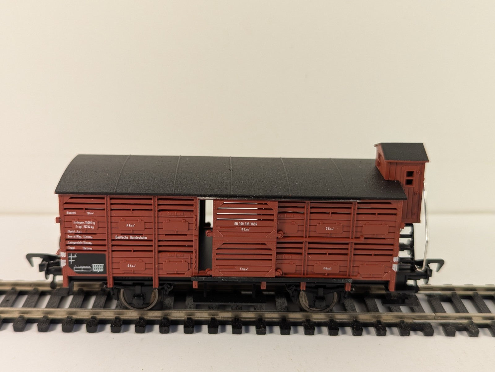 Fleischmann 5356 HO Gauge Red Cattle Wagon with Brakeman's Cab Boxed