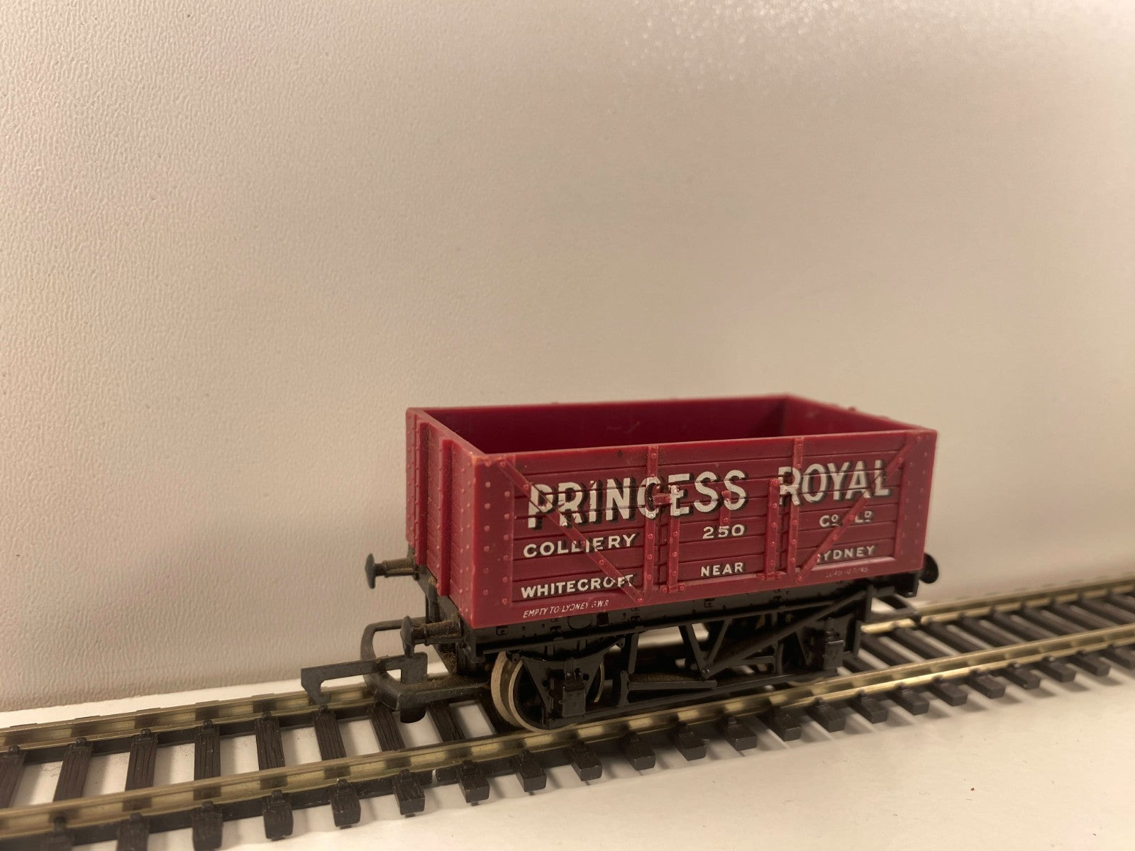 Hornby R090 5-Plank Open Wagon “Princess Royal Colliery” – OO Gauge