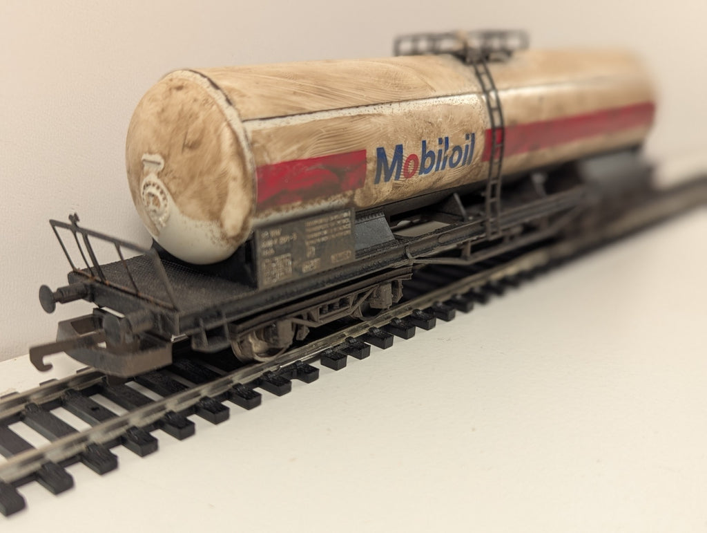 Lima HO Mobiloil Tank Wagon Heavy Weathered Finish