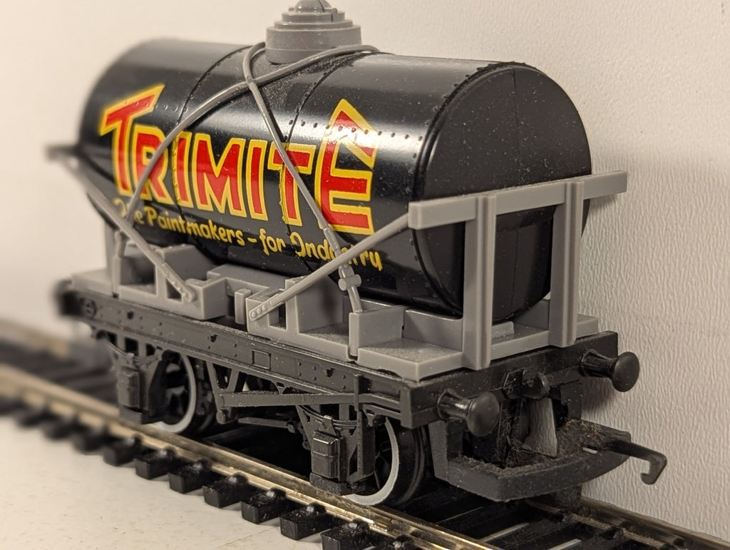 Hornby Railways OO Gauge Trimite Tank Wagon R.203