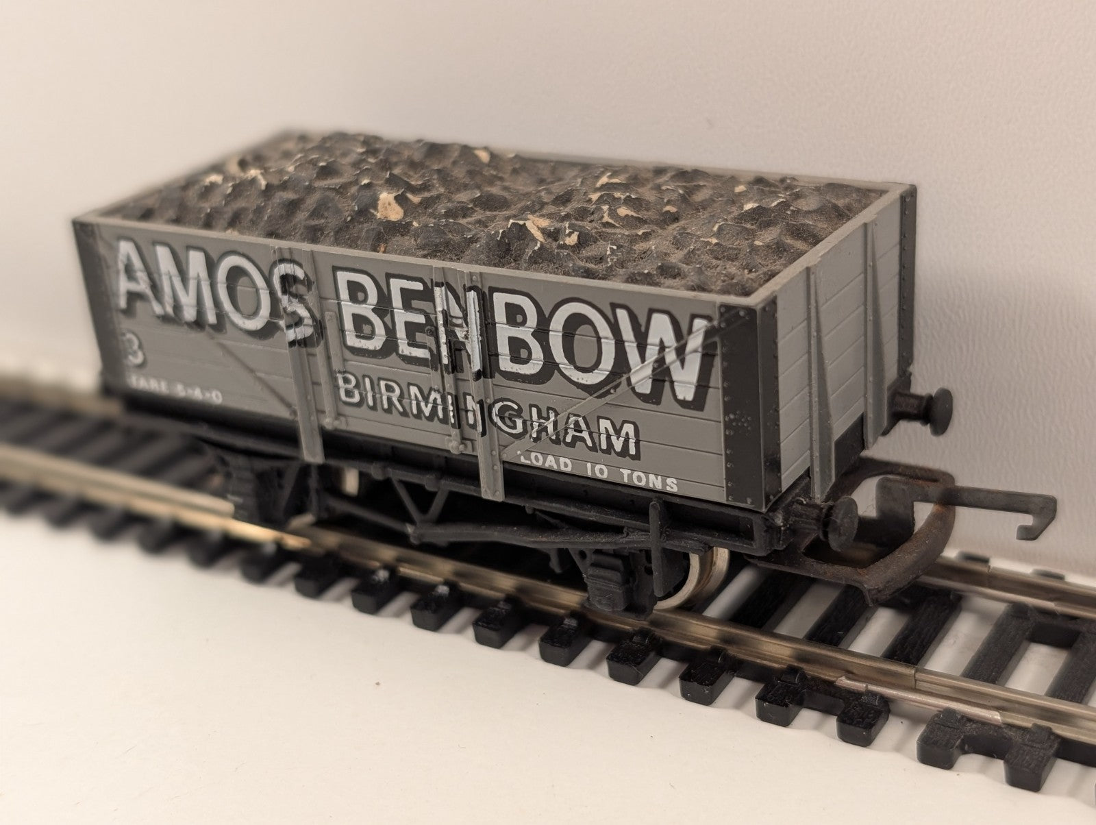 Wrenn W5067 “Amos Benbow” 5-Plank Open Wagon – OO Gauge