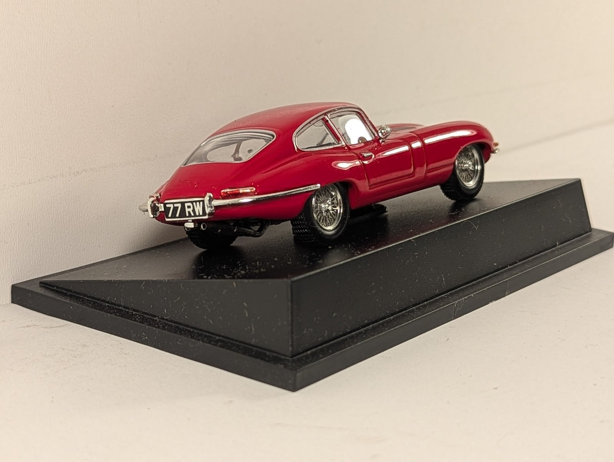 Amercom 1:43 Scale Jaguar E-Type Die-cast Model 77 RW Red
