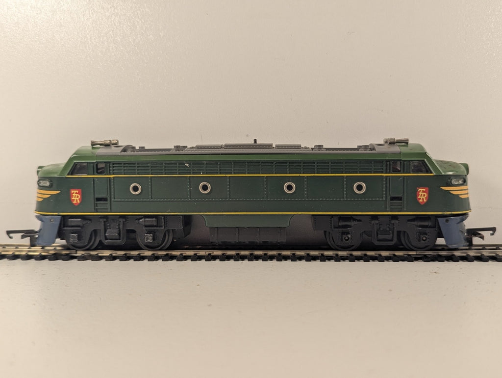 Tri-ang OO Gauge Transcontinental Double-Ended Diesel Locomotive Green