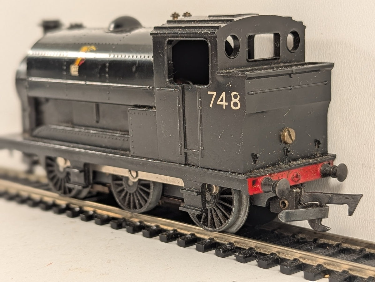 Tri-ang OO Gauge 0-6-0 Saddle Tank Steam Locomotive 748 BR Black R153