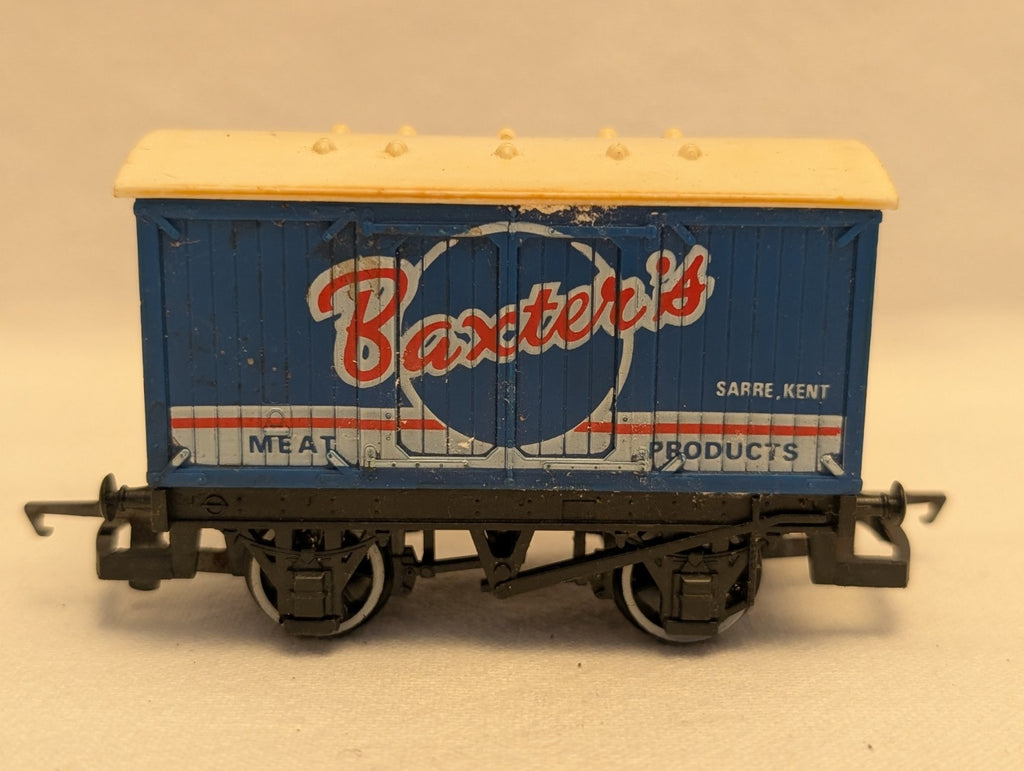 Hornby OO Gauge Baxter's Ventilated Van Goods Wagon Baxter's Meat Products