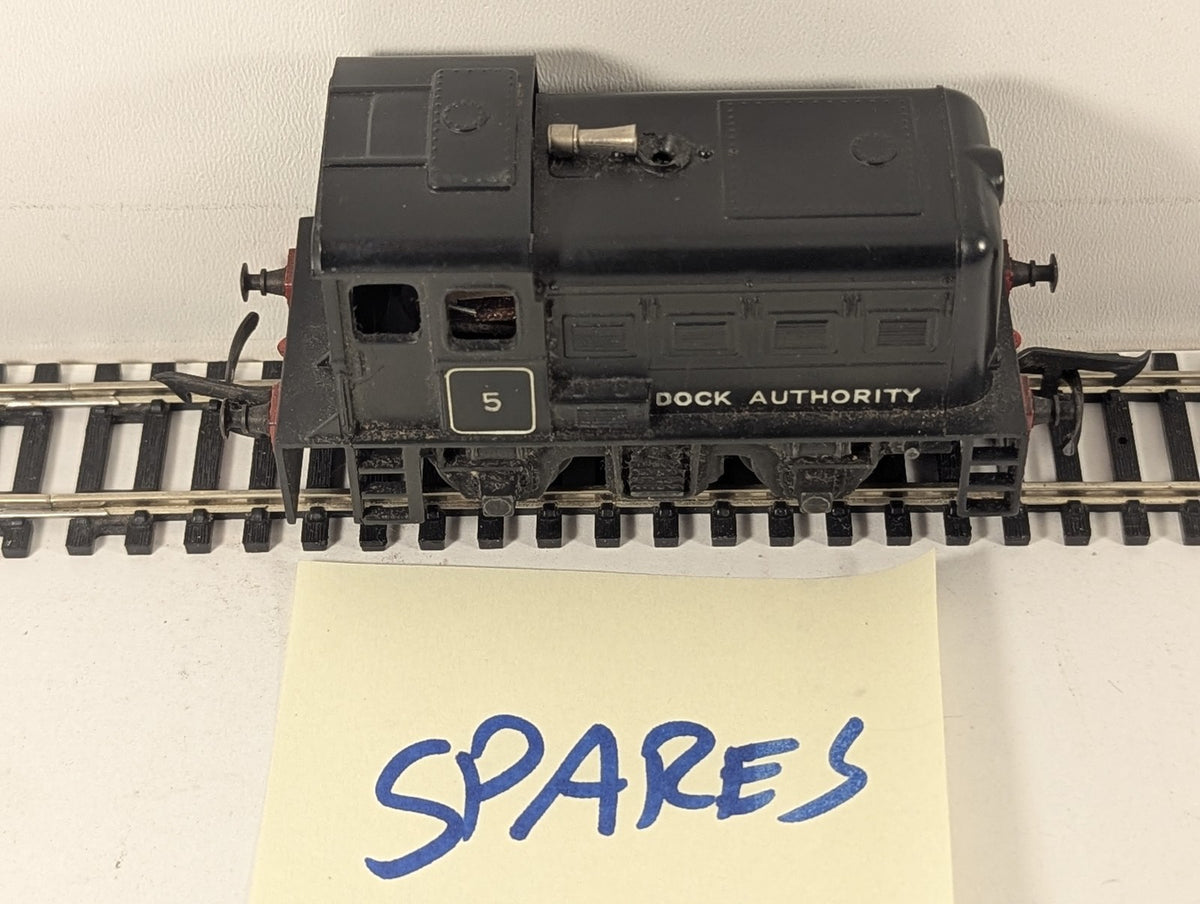 Tri-ang OO Gauge Dock Authority Shunter Locomotive 5 Dock Authority Black