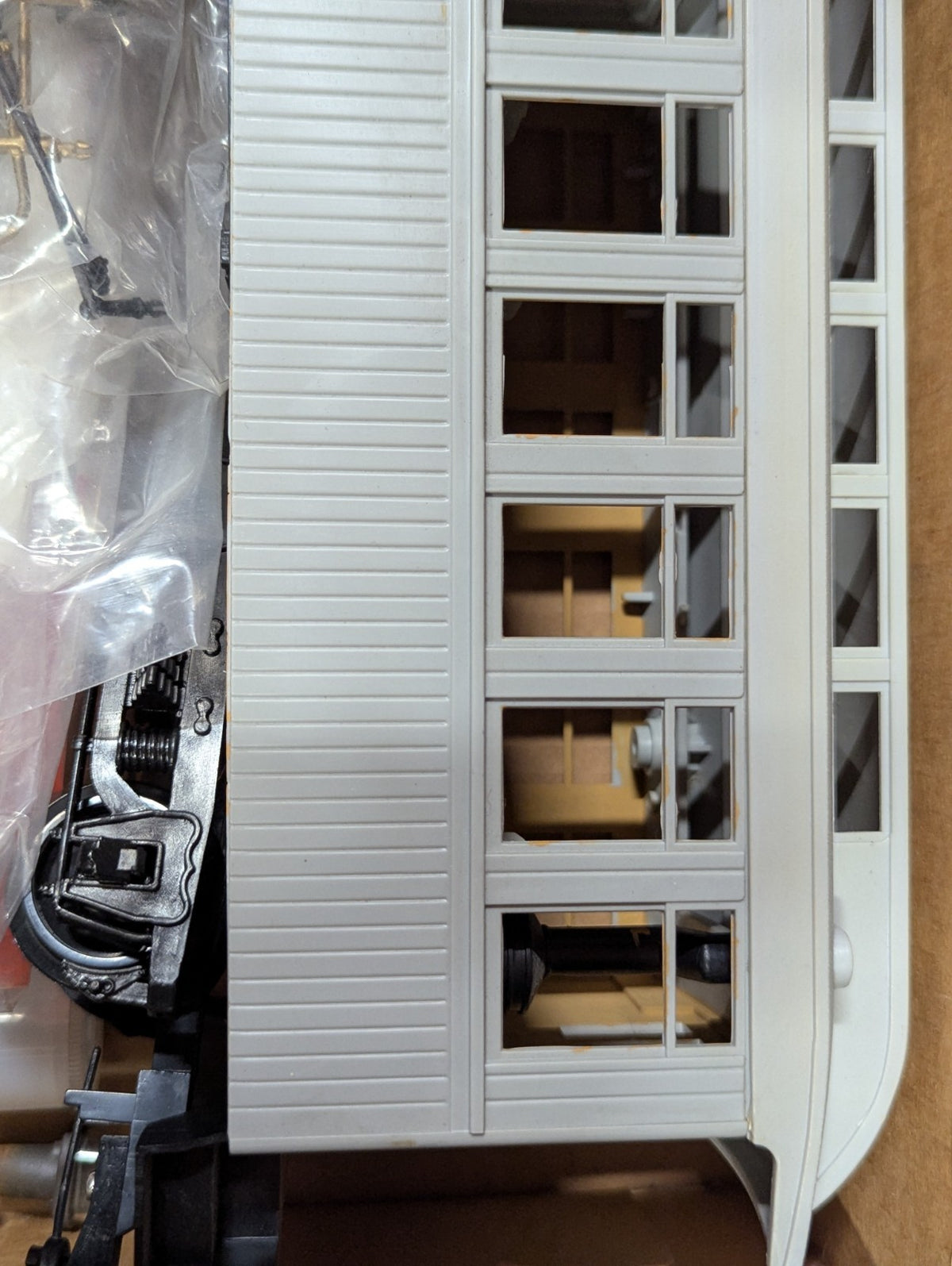 Bachmann Big Haulers 98906 Combine Passenger Car with Interior Lighting