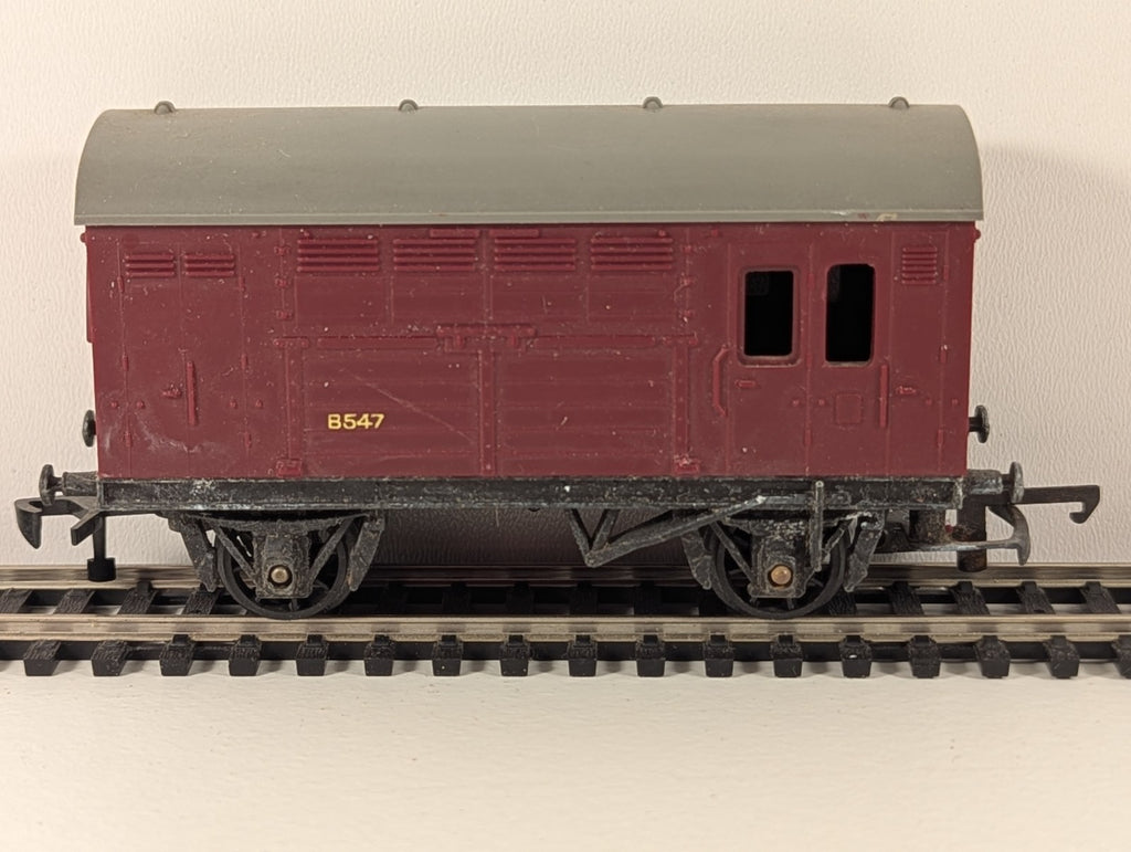 Hornby Horse Box Wagon BR Maroon B547 OO Gauge Coverter Wagon