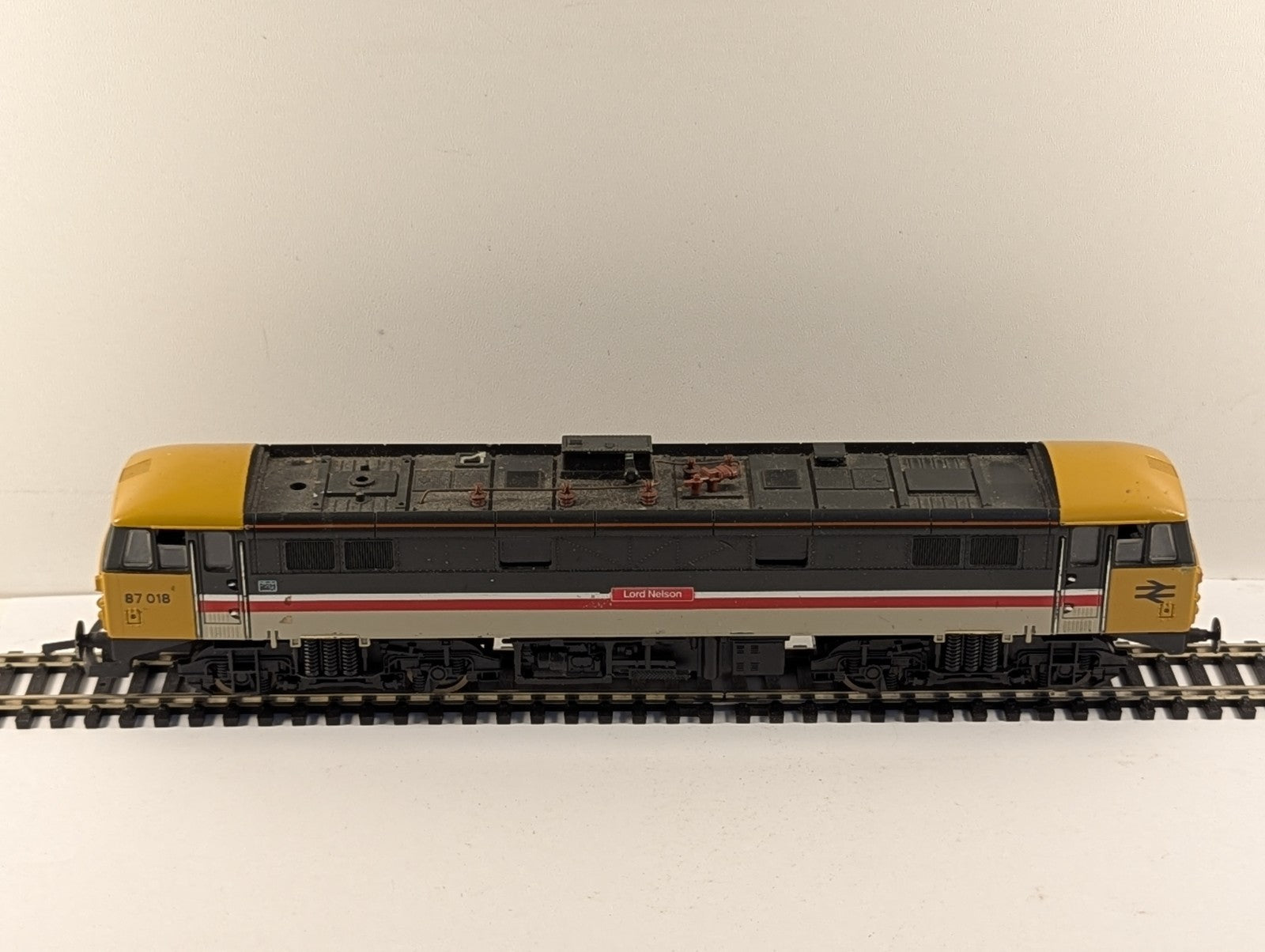 Lima OO Gauge Class 87 Locomotive 87 018 BR InterCity Executive 205