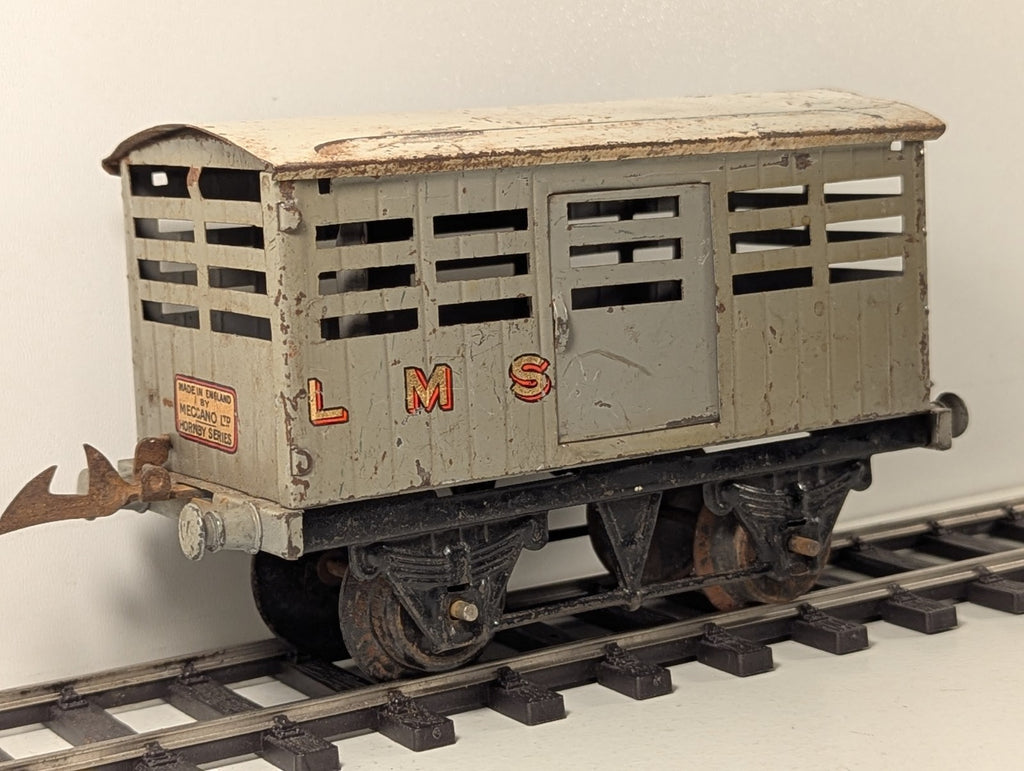 Hornby Series O Gauge Tinplate No.1 LMS Cattle Truck Grey