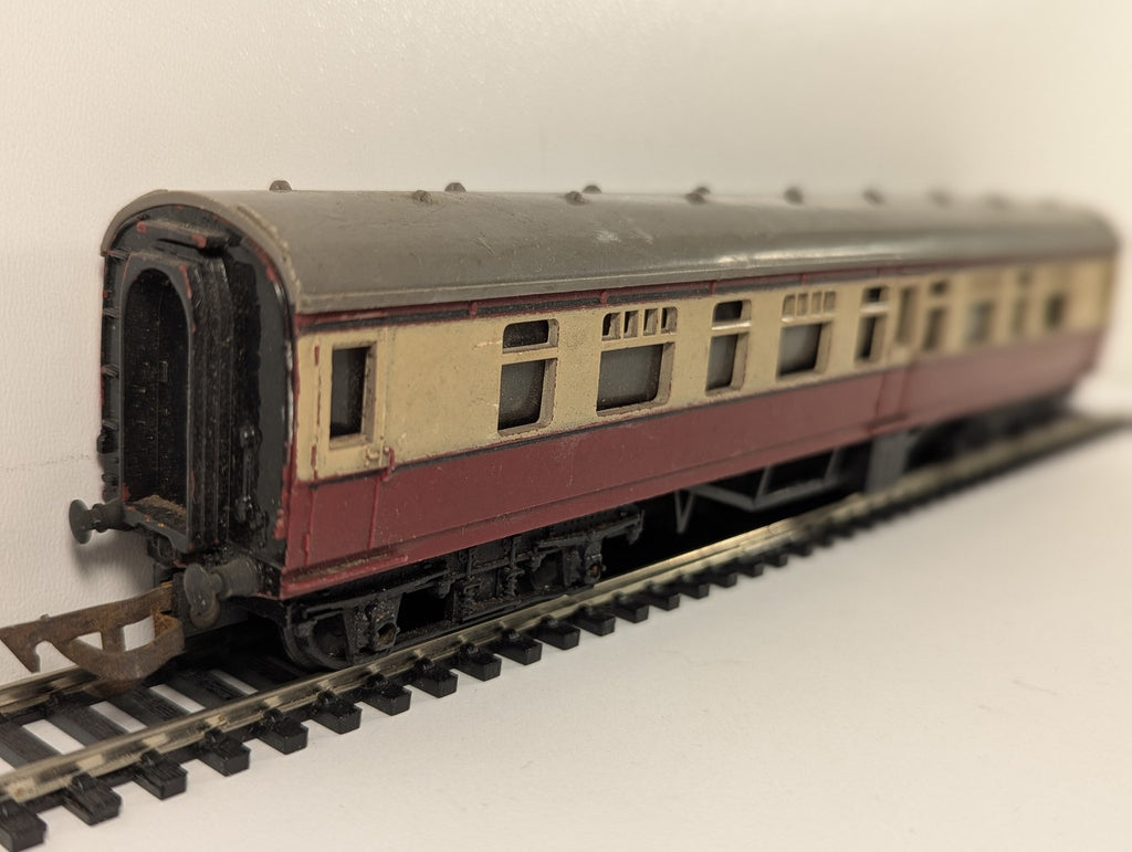 Tri-ang OO Gauge BR Crimson & Cream Main Line Composite Coach Passenger Coach