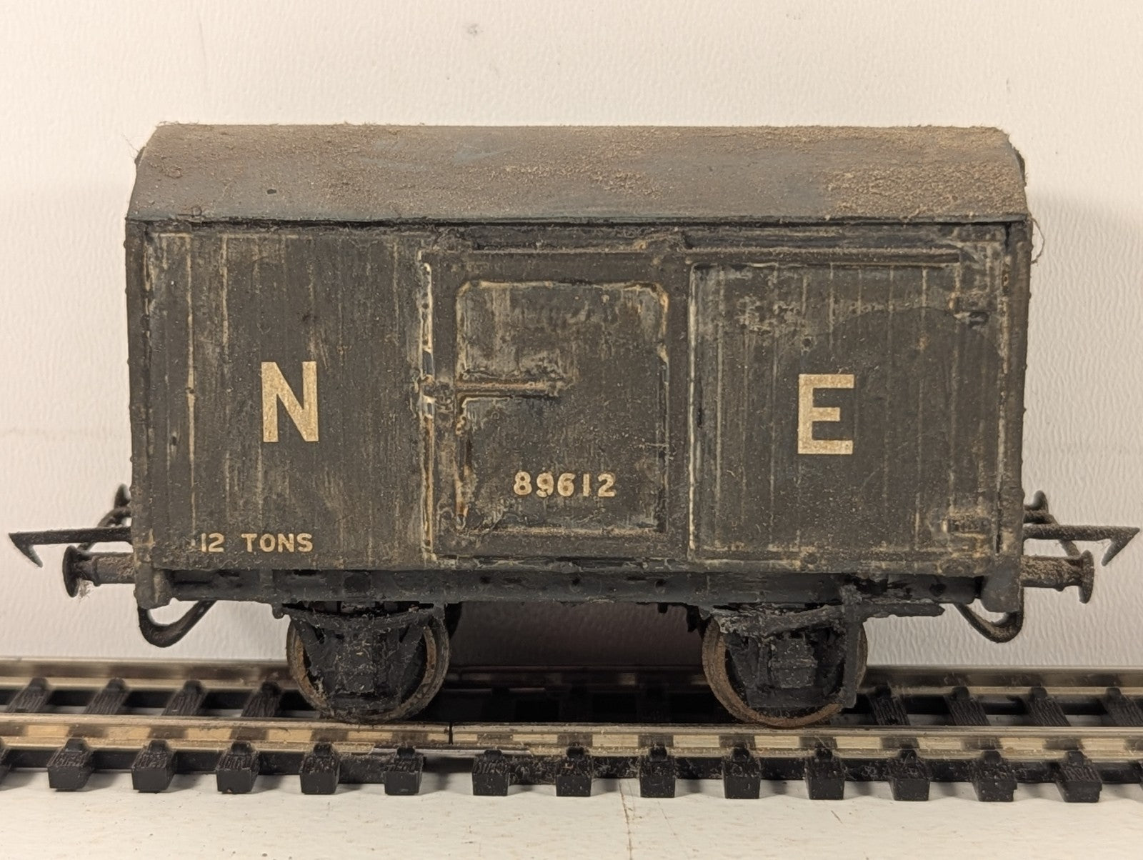 Kitbuilt LNER 12 Ton Ventilated Van Goods Wagon 89612 LNER Grey