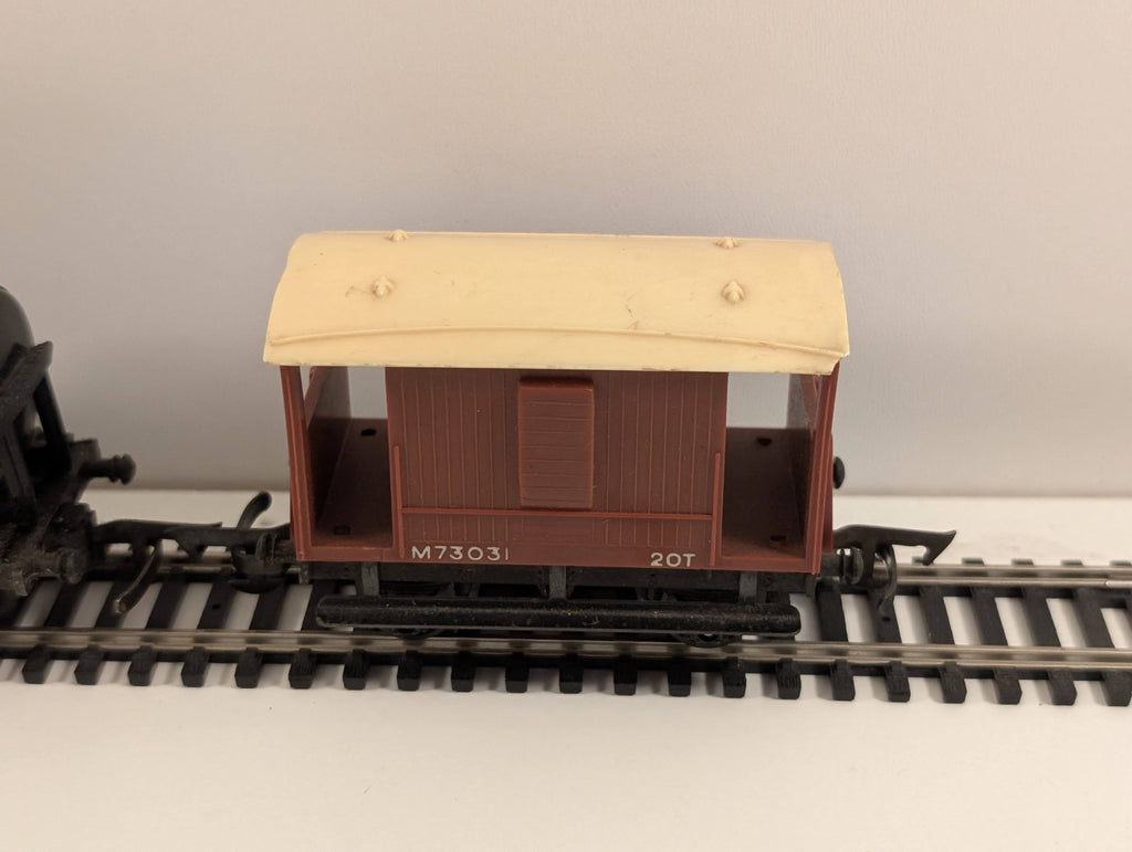 Tri-ang Rake of 3 Wagons – OO Gauge