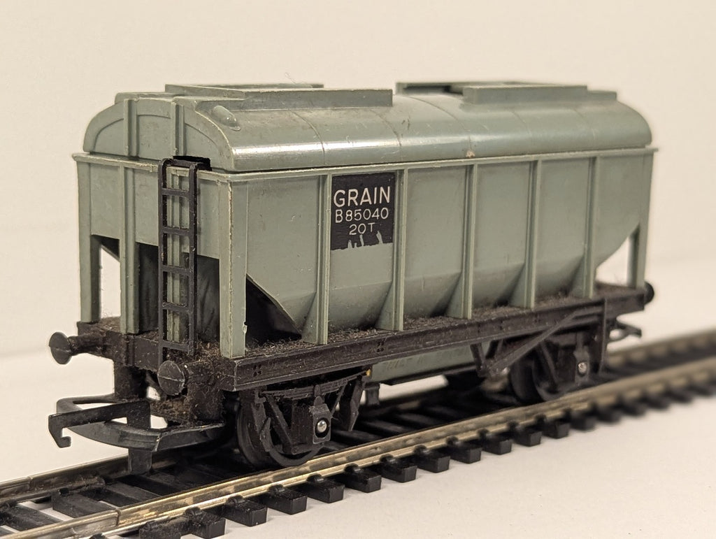 Tri-ang OO Gauge Operating 20T Grain Wagon Goods Wagon B85040 BR Grey R224