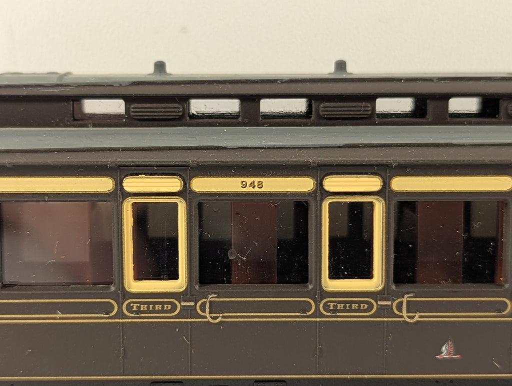Hornby OO Gauge GWR Clerestory Third Class Coach Passenger Coach 948